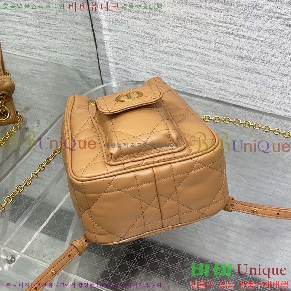 # Caro  Ƽĳ ü  M00531-4