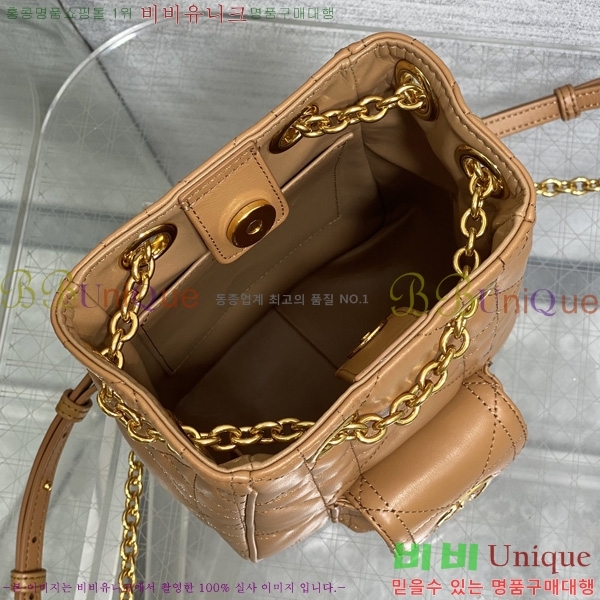 # Caro  Ƽĳ ü  M00531-4