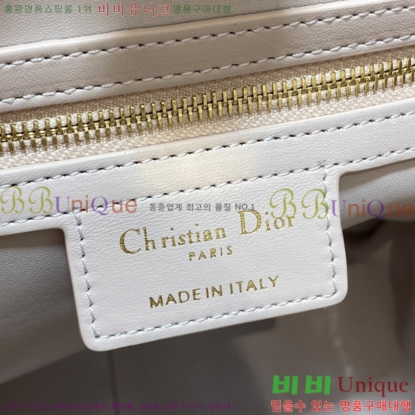 # Caro ̵ Ƽĳ ü  M00550-3