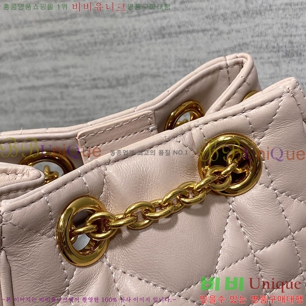 # Caro  Ƽĳ ü  M00531-3