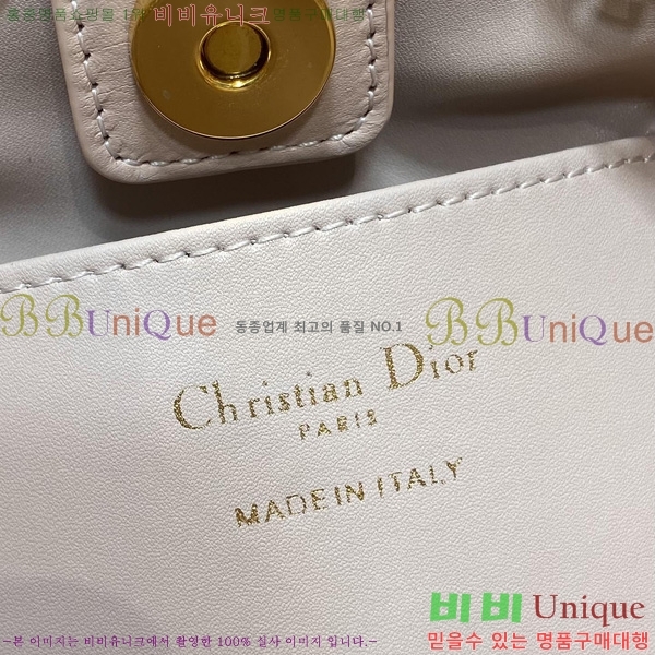 # Caro  Ƽĳ ü  M00531-3