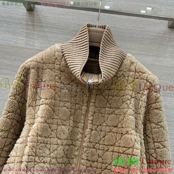   þ   DO3634560-24