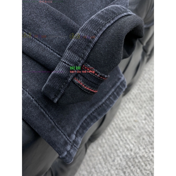  * û 21LV251024124-2