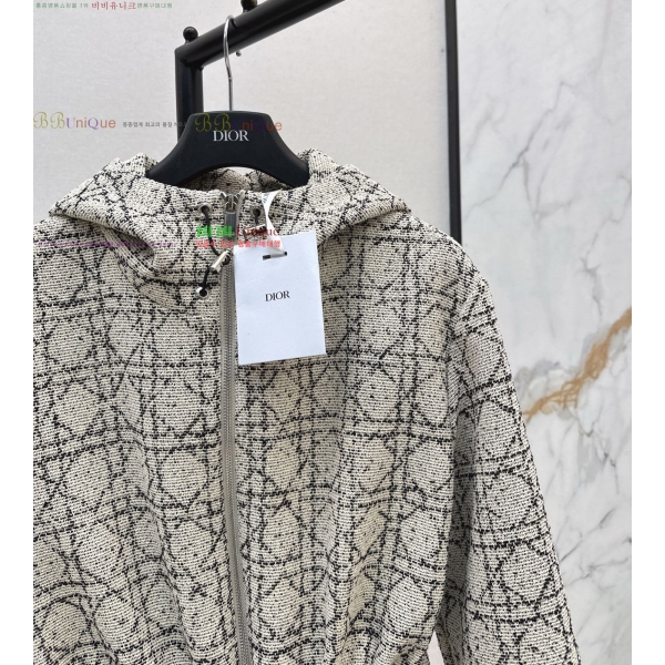  * Ŭ ĵ  31DR2510286-1