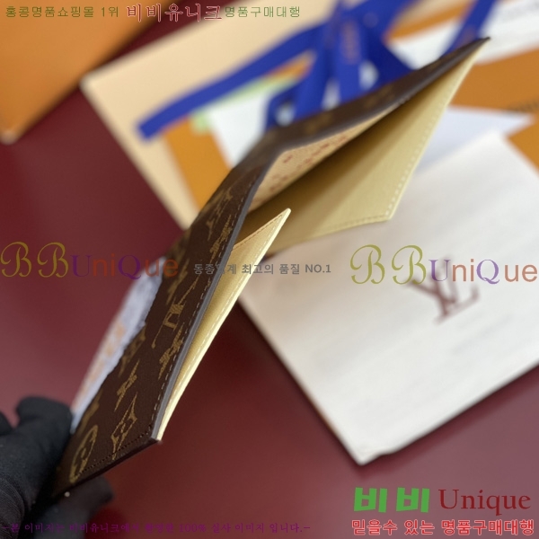 #���̺��� x �׷��̽� �ڵ��� �н���Ʈ Ŀ�� M25753-101