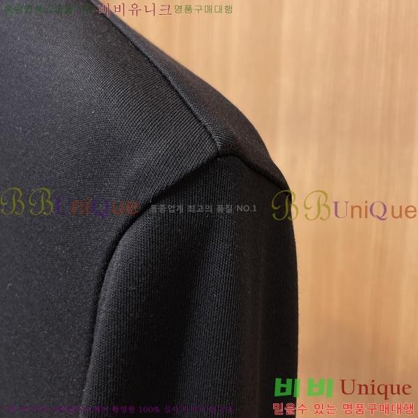 ���� ��**�� ���� Ƽ���� MO2716945-1