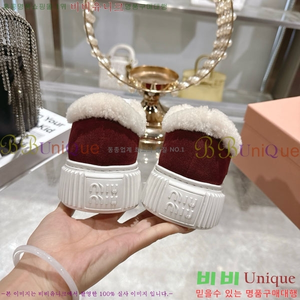 ���� �̿�̿� �þ �� ����Ŀ�� 30MU902302-1