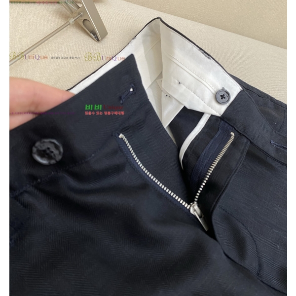 ���� ���ڷ� ��ġ�ڸ� ���� �ݹ��� 35BC264153-3