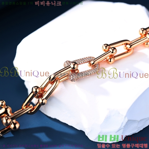 �������� Ƽ�Ĵ� ���� TIF047478-3