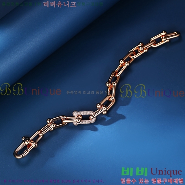�������� Ƽ�Ĵ� ���� TIF047478-3