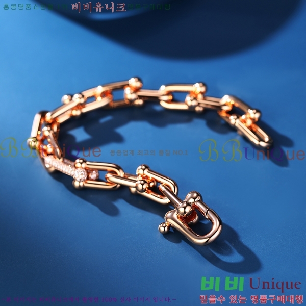 �������� Ƽ�Ĵ� ���� TIF047478-3