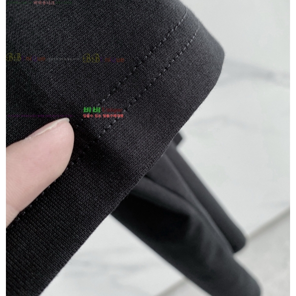 ���� ũ������ ���� Ƽ���� CH62890-1