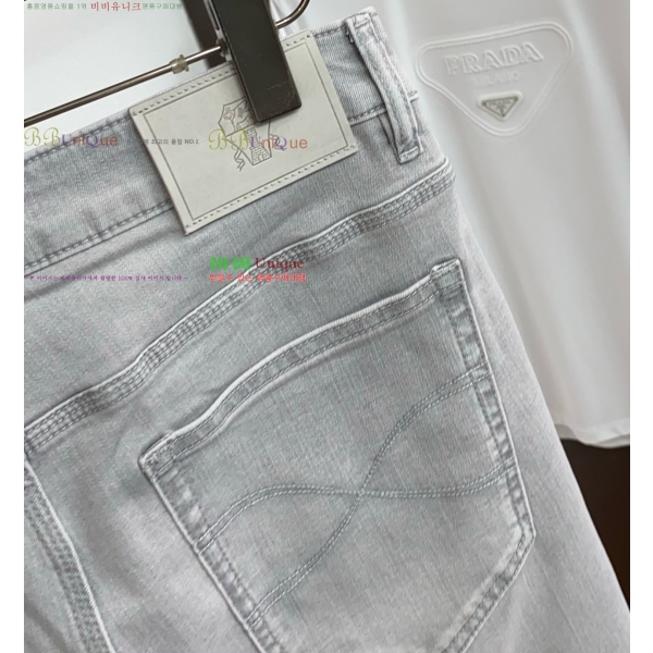 ���� ���ڷ� ��ġ�ڸ� û���� BC247563-3