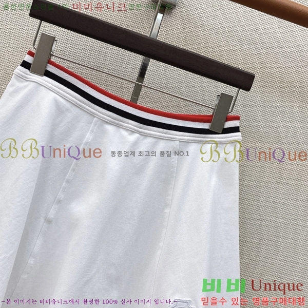 ���� ���ڷ� ��ġ�ڸ� ��ĿƮ BC33463-7