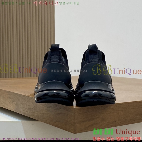 ���� �η�**�� ����Ŀ�� LP666054