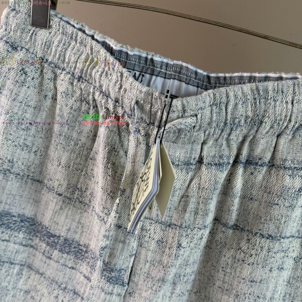 ���� �ο��� ���� �ݹ��� 25LW26798-4